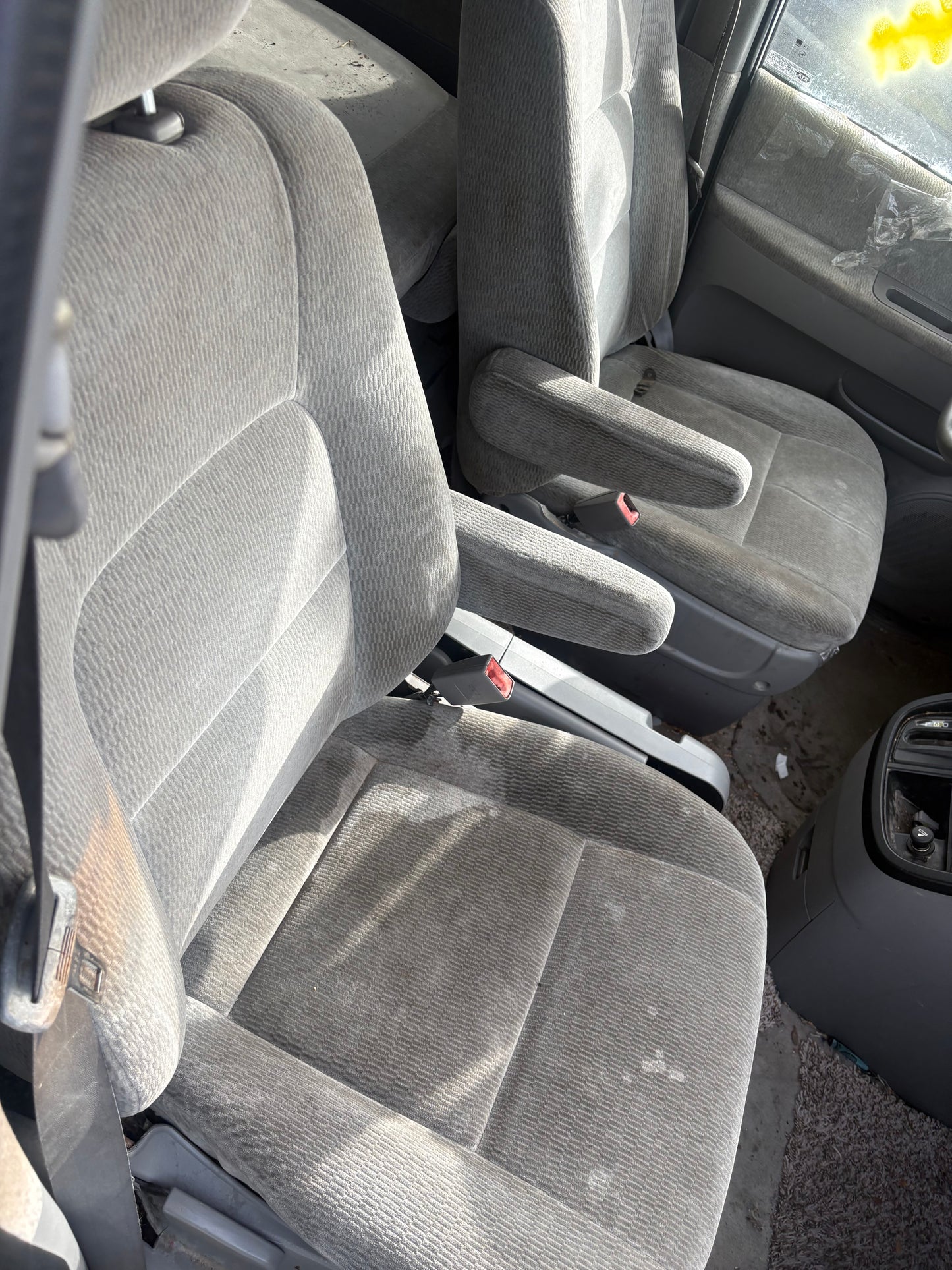 2002-2005 Kia Sedona - Stock #: M19311