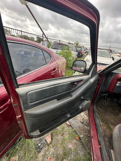 1995-1996 CHEVROLET S10 - PARTING OUT-MG-10 - Stock #:M19320