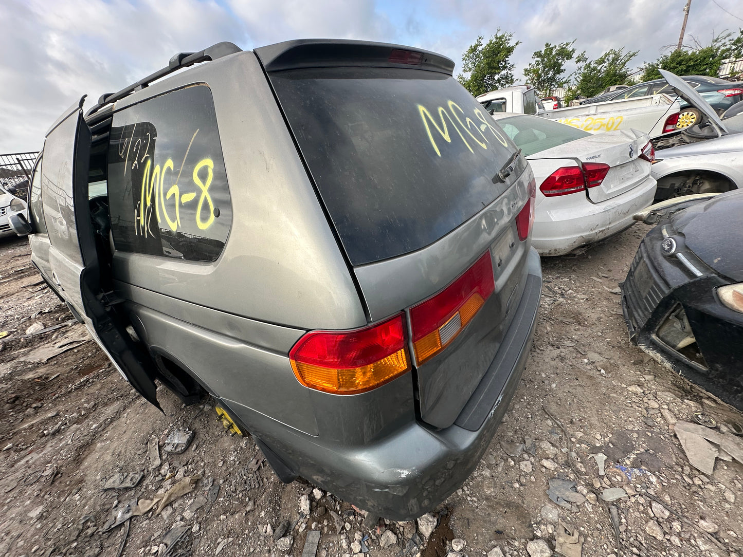 1999-2004 HONDA ODYSSEY  - PARTING OUT-MG- 8- Stock #:M19318