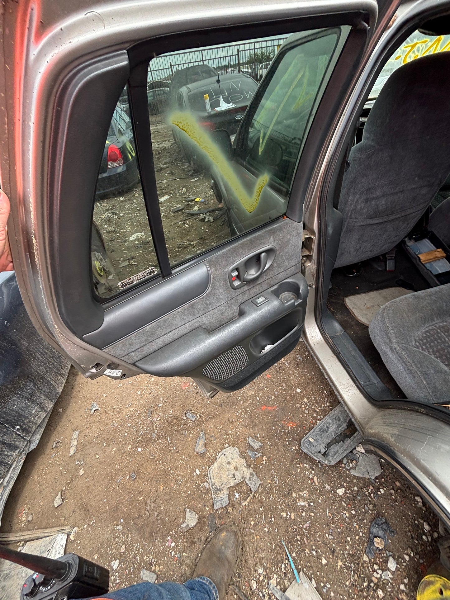 1994-2005 CHEVY TRAILBLAZER - PARTING OUT-MJ- 20- Stock #:M19390