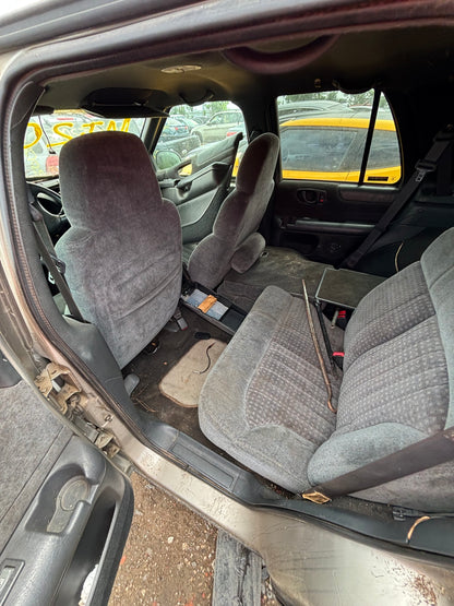 1994-2005 CHEVY TRAILBLAZER - PARTING OUT-MJ- 20- Stock #:M19390