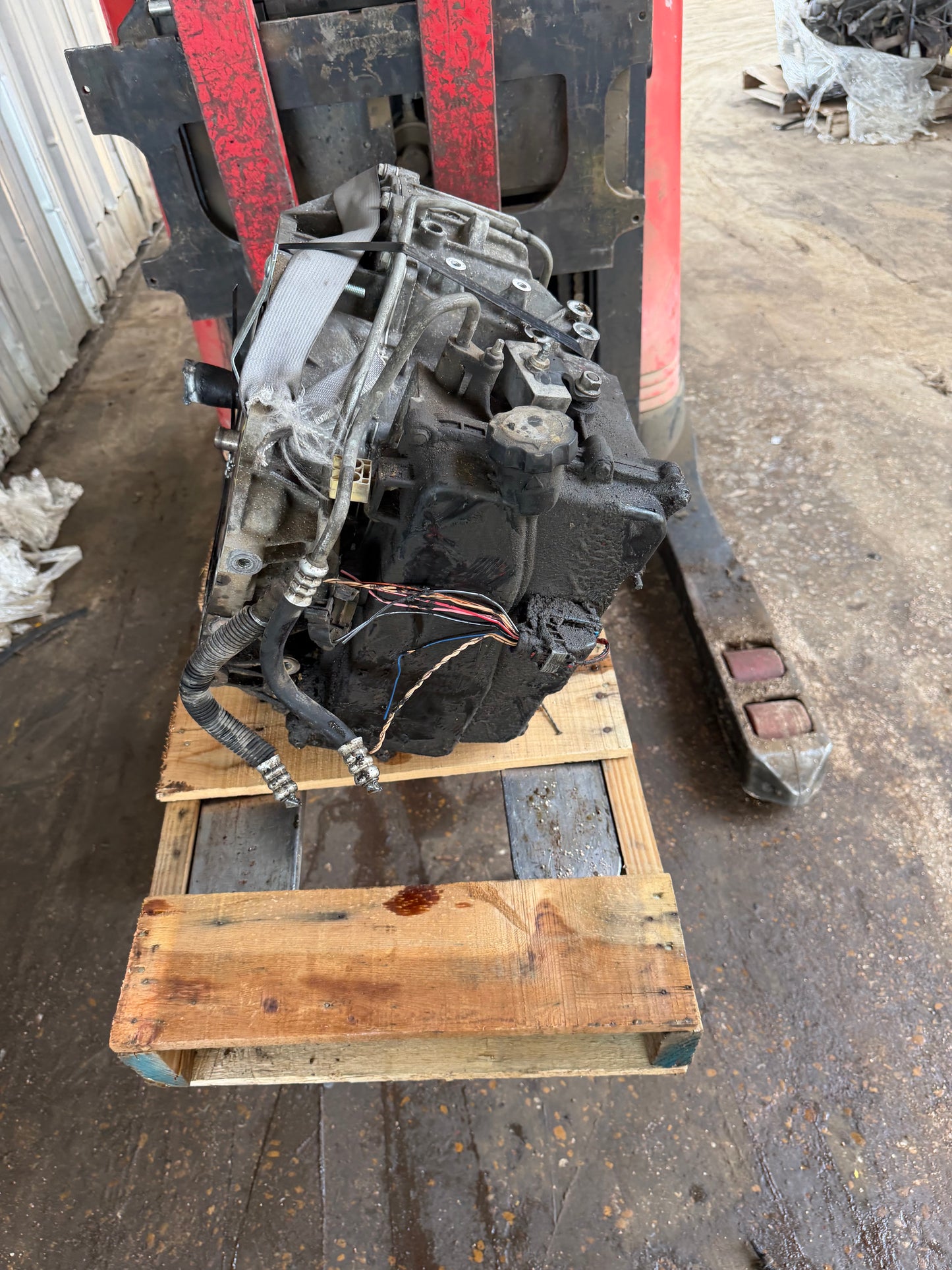 2011 CADILLAC SRX- AUTOMATIC TRANSMISSION -#M19337
