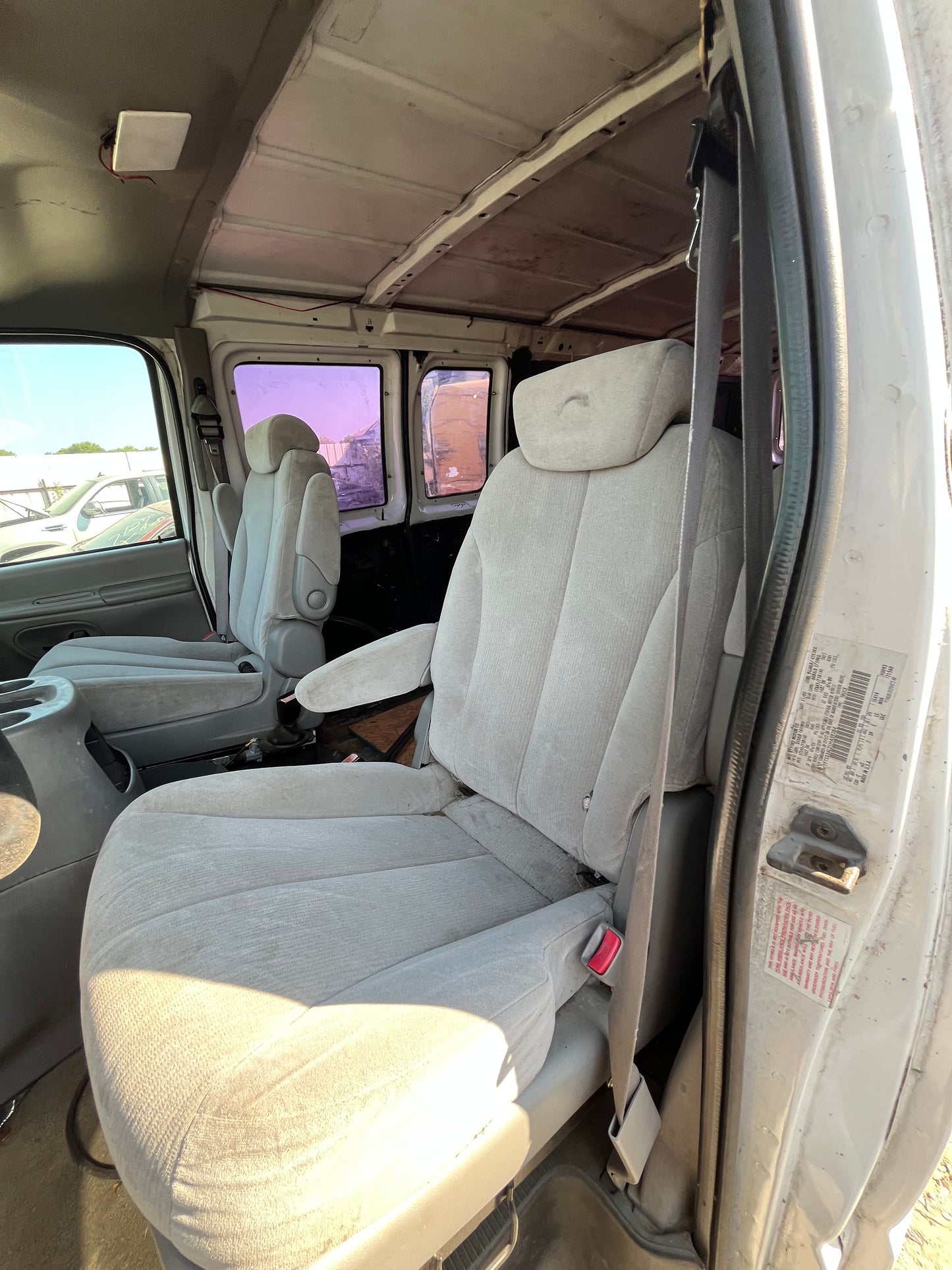 2001 Ford E350 - Stock #:  - M19506 - MP-16